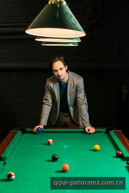 楚河纹枰对弈区象棋与围棋全景棋盘